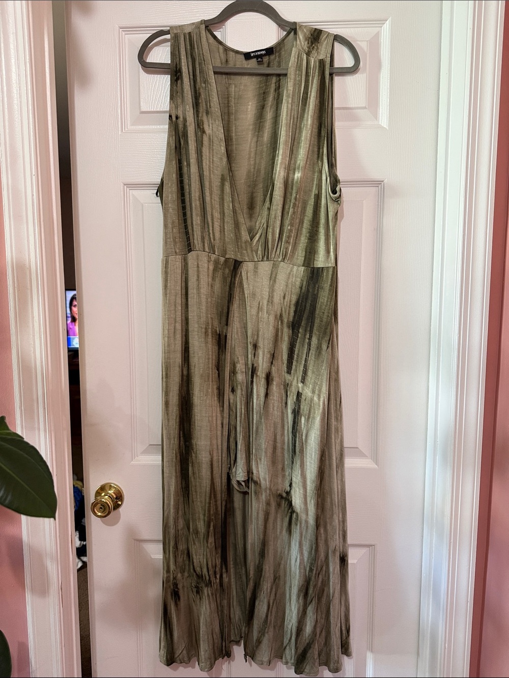 Sleeveless Olive Tie-Waist V-Neck Maxi Dress